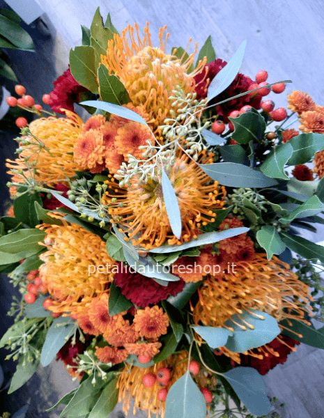 Bouquet per monumento a terra autunnale