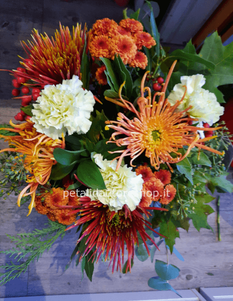 Bouquet per monumento Crisantemi arancio e garofani