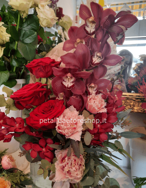 Mazzo per colombaio con cymbidium bordeaux